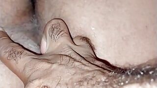 Ami k bedroom me ja k ami ko tang kiya