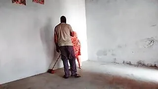 Apni Kam wali anti ko choda bry boobs wali nukrani