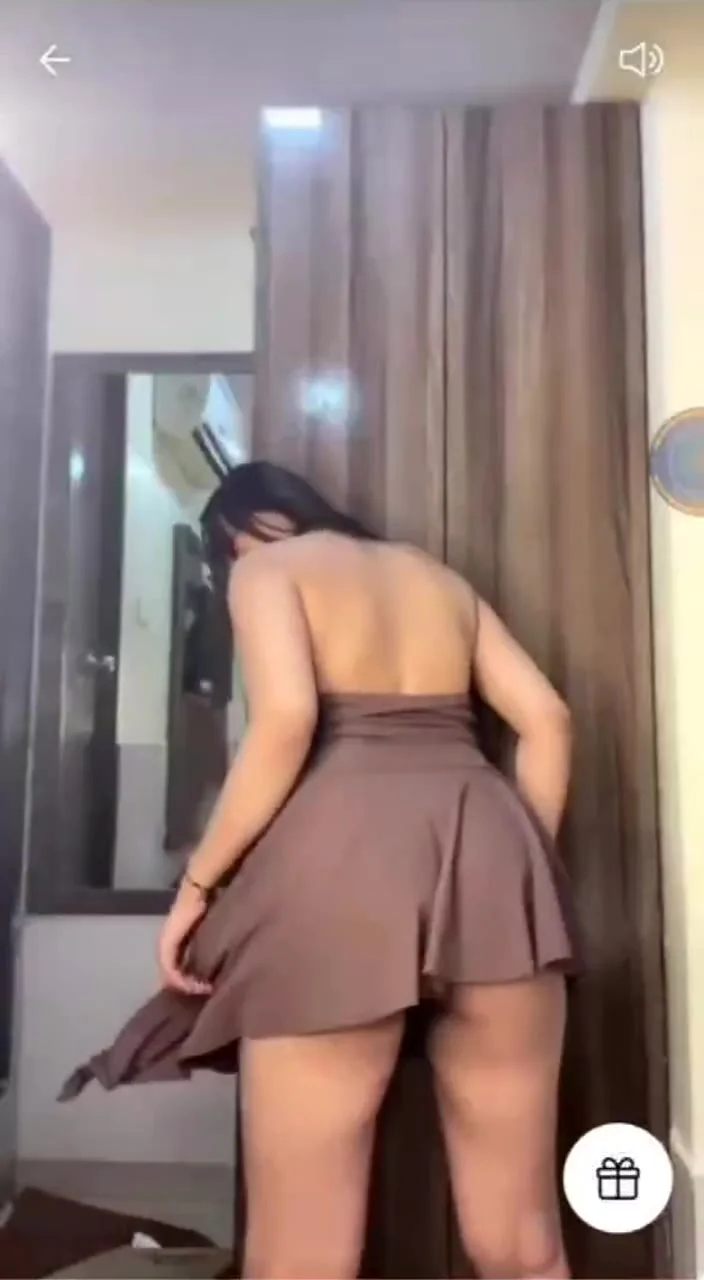 Currly Quinn Playing With Boobs Tango Nude Video